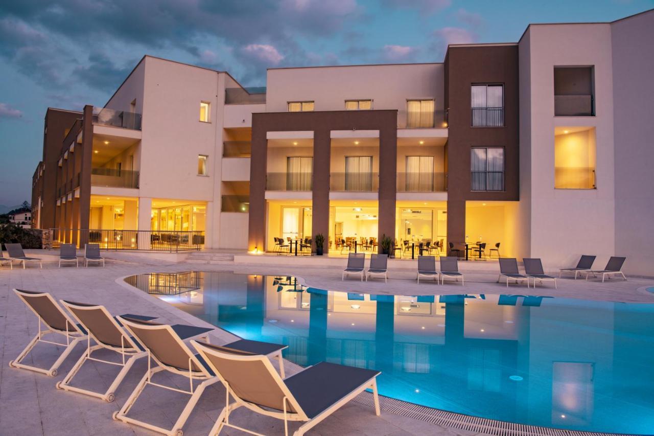 Resort La Battigia Beach & Spa 阿尔卡莫马里纳 外观 照片