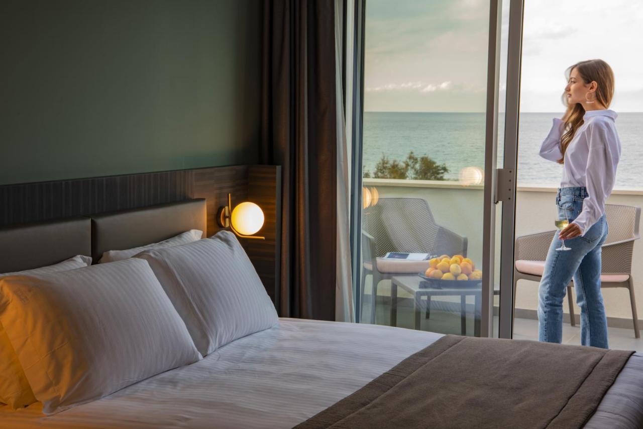 Resort La Battigia Beach & Spa 阿尔卡莫马里纳 外观 照片
