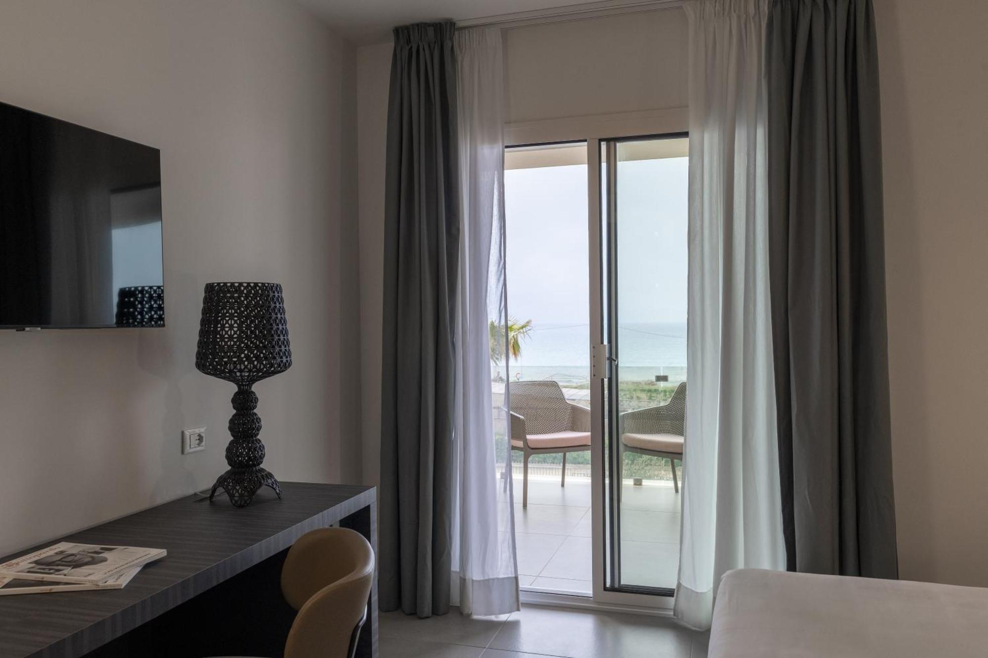 Resort La Battigia Beach & Spa 阿尔卡莫马里纳 外观 照片